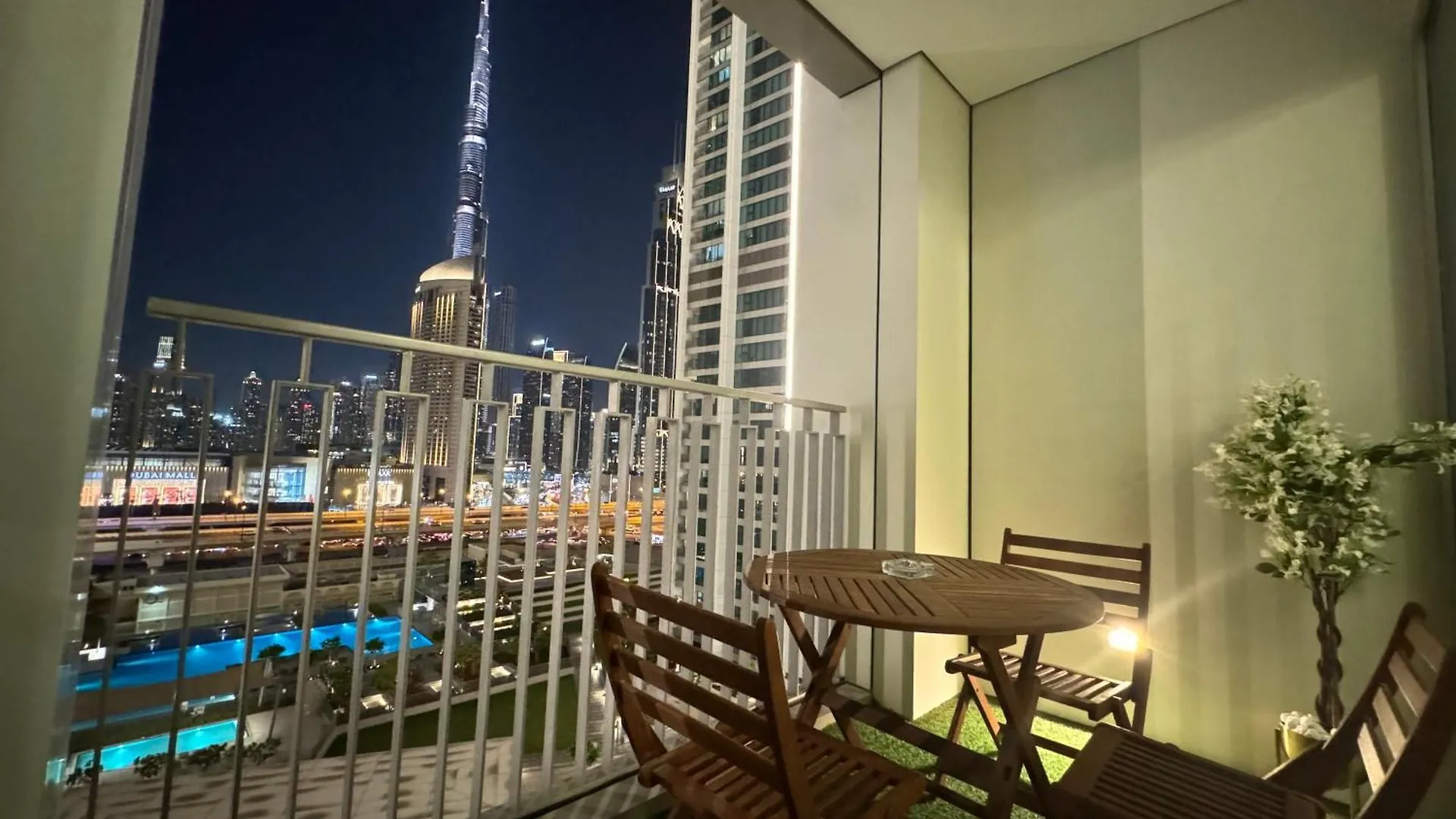 Dubai Mall Connected! Amazing Burj Khalifa View! Excellent Pool & Gym Access! 0*,  United Arab Emirates