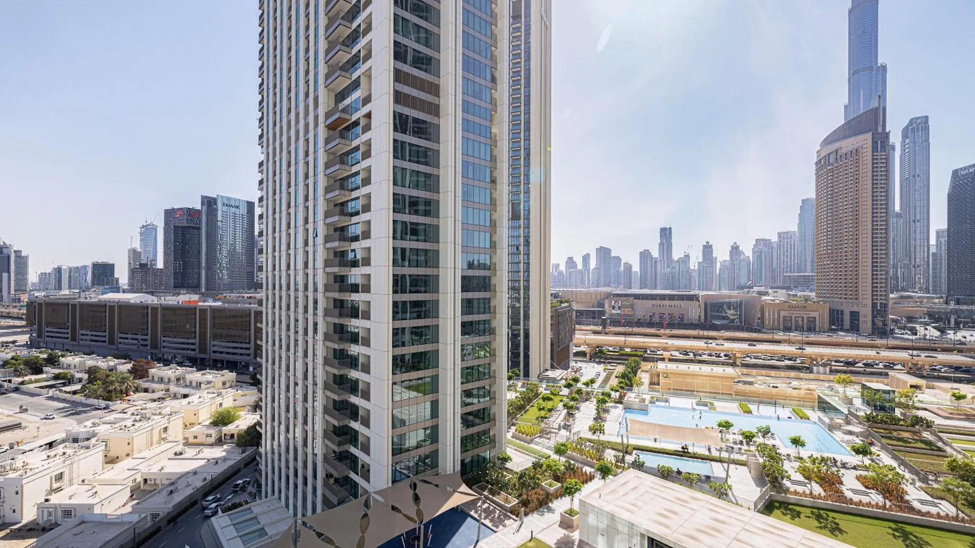 Dubai Mall Connected! Amazing Burj Khalifa View! Excellent Pool & Gym Access!