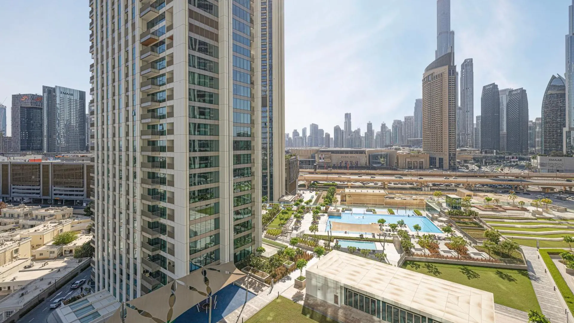 Dubai Mall Connected! Amazing Burj Khalifa View! Excellent Pool & Gym Access! 0*,