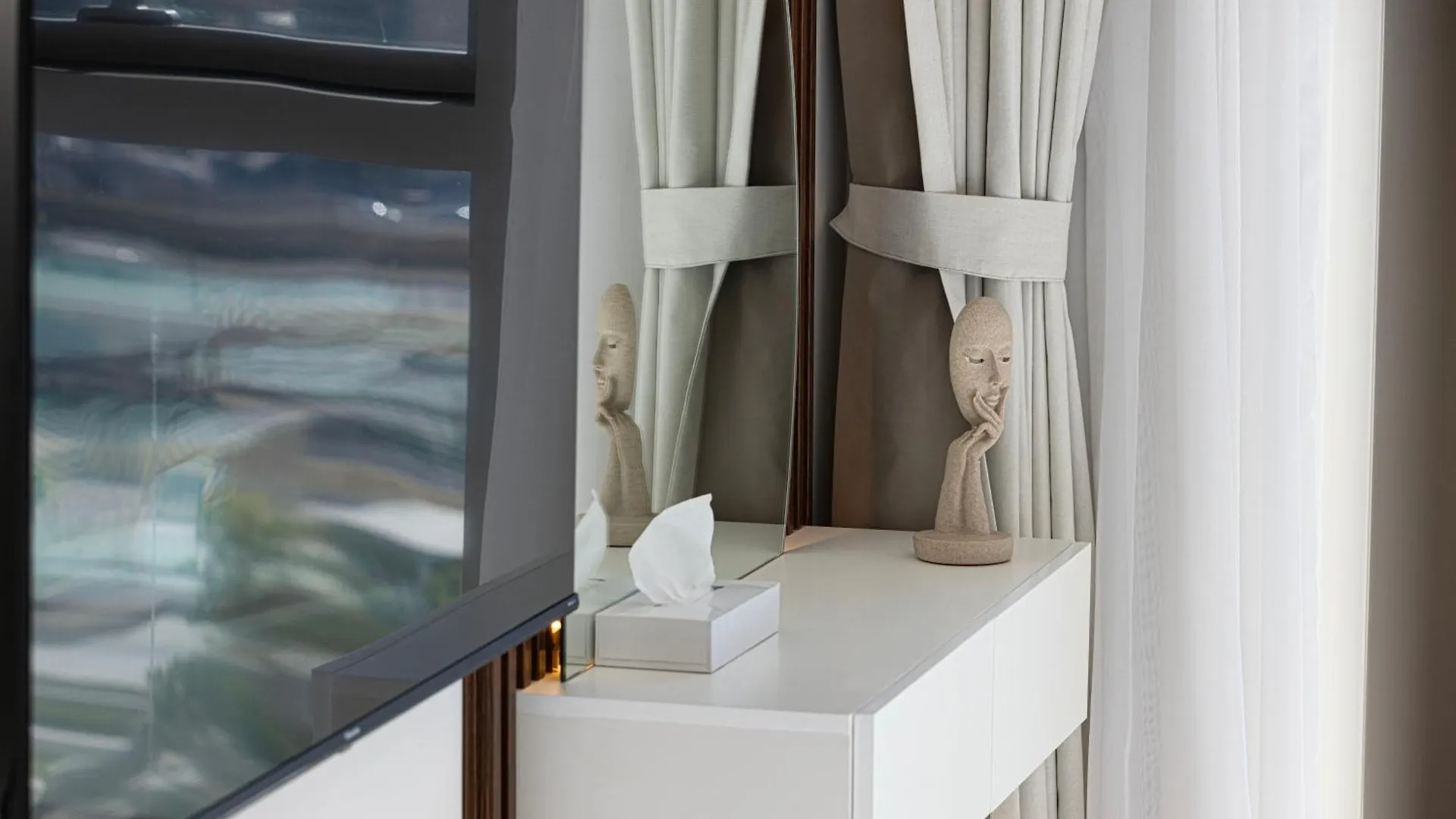 Apartment Dubai Mall Connected! Amazing Burj Khalifa View! Excellent Pool & Gym Access!