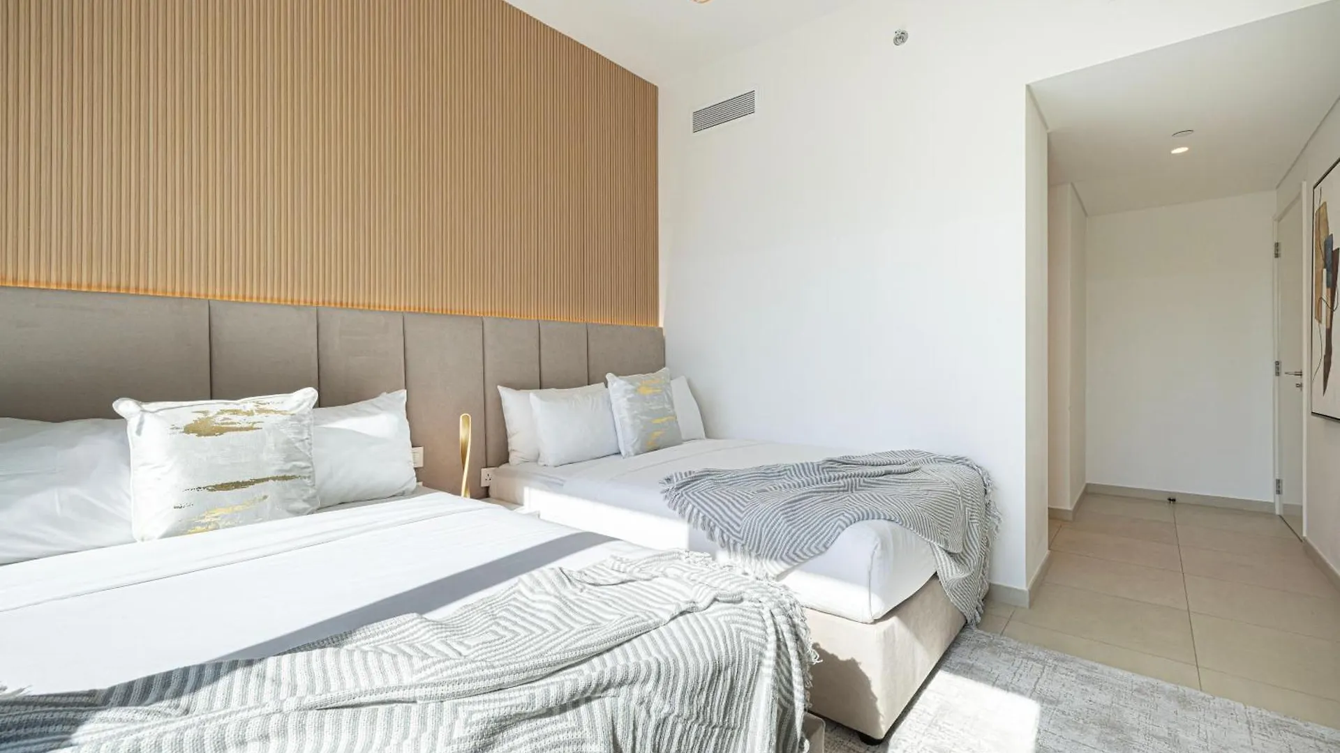 Apartment Dubai Mall Connected! Amazing Burj Khalifa View! Excellent Pool & Gym Access!