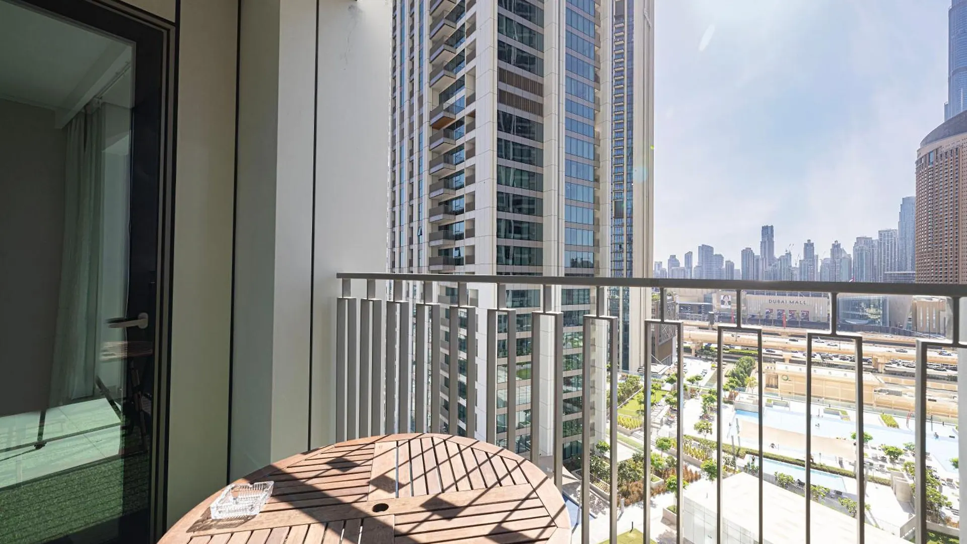 Dubai Mall Connected! Amazing Burj Khalifa View! Excellent Pool & Gym Access! 0*,  United Arab Emirates