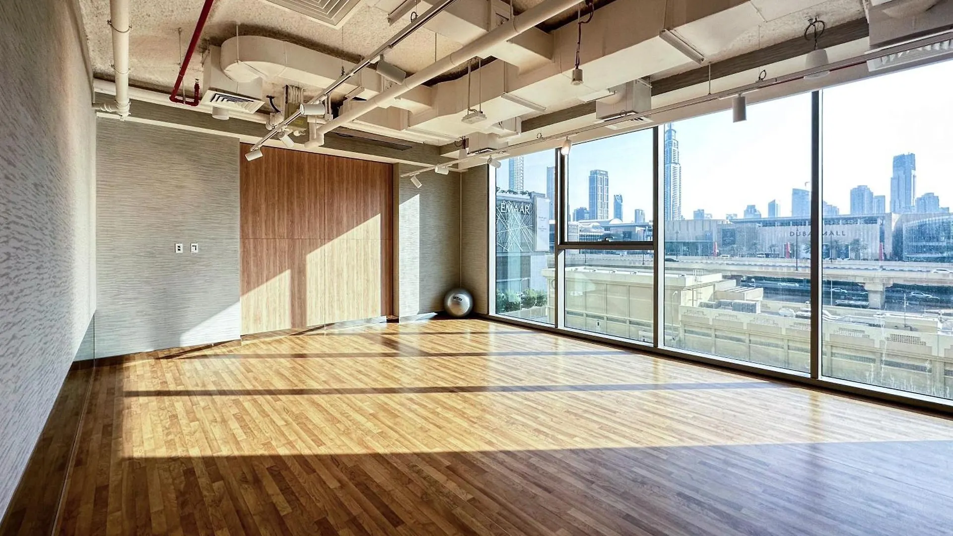 Apartment Dubai Mall Connected! Amazing Burj Khalifa View! Excellent Pool & Gym Access!
