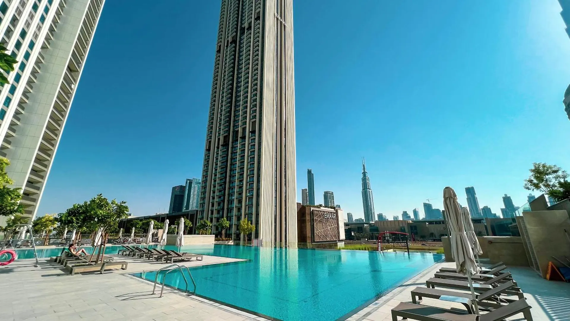 Apartment Dubai Mall Connected! Amazing Burj Khalifa View! Excellent Pool & Gym Access!